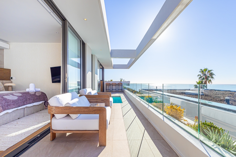 To Let 4 Bedroom Property for Rent in Fresnaye Western Cape